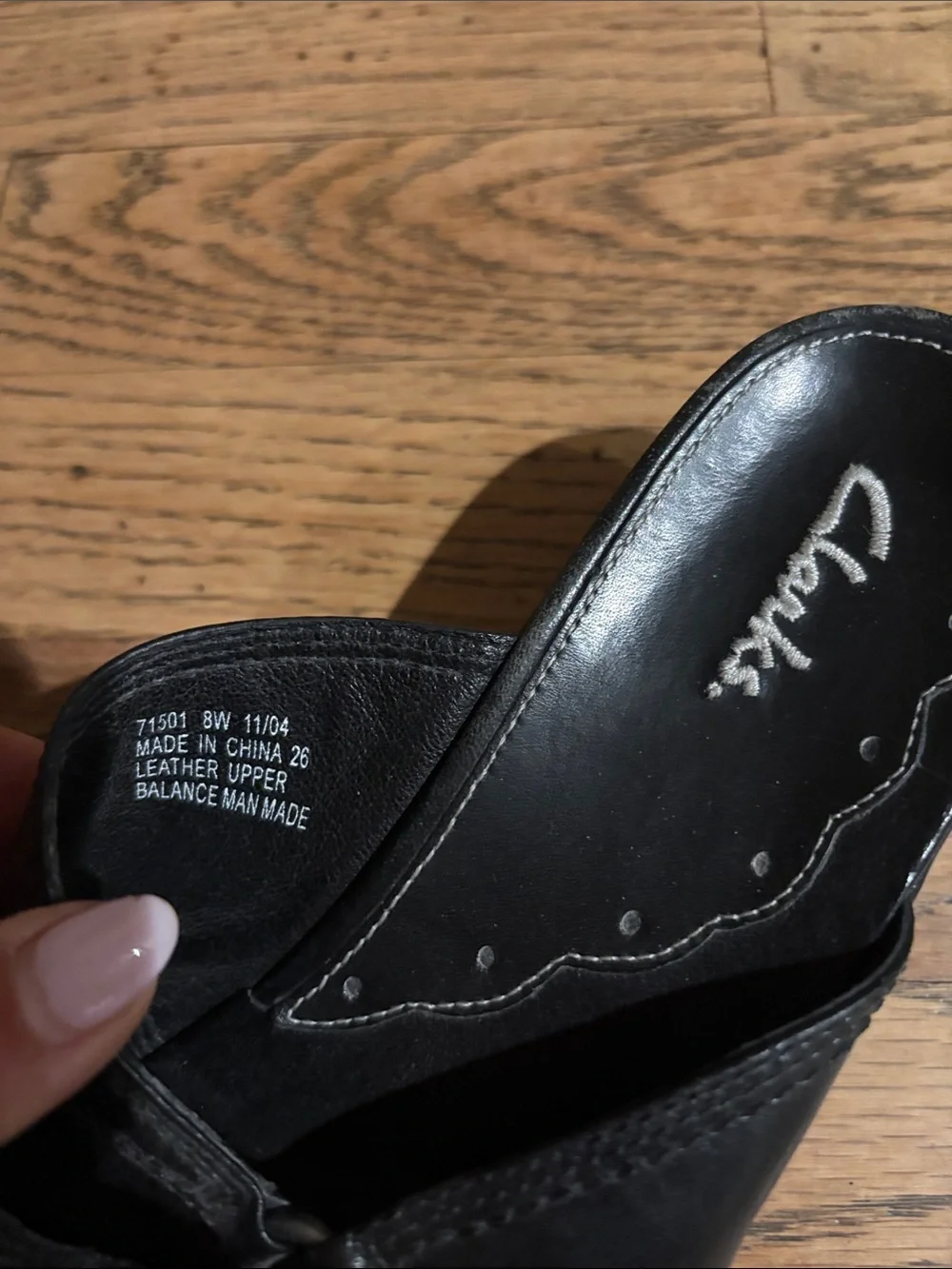 Clarks Black Leather Slip-On Slide Mules/Sandals, Sz 8W EXCELLENT CONDITION